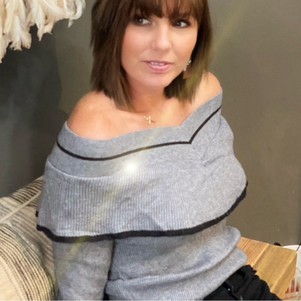 THML Ruffle Detail Off Shoulder Sweater Gray Size Medium